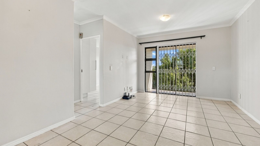 To Let 2 Bedroom Property for Rent in Lemoenkloof Western Cape